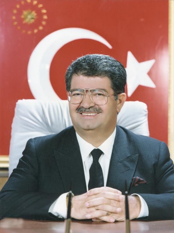 Merhum Turgut Özal'ı Rahmetle Anıyoruz