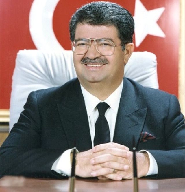 Merhum Turgut Özal'ı Rahmetle Anıyoruz