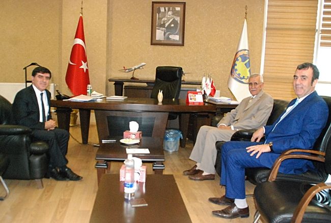 GAP İdaresi Başkanı Sadrettin Karahocagil Şanlıurfa Ticaret ve Sanayi Odası Kayyum Heyeti Başkanı'nı Ziyaret Etti