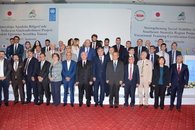 Mesleki Eğitimlerini Tamamlayan Türk ve Suriyeli Kursiyerlere Sertifikaları Verildi