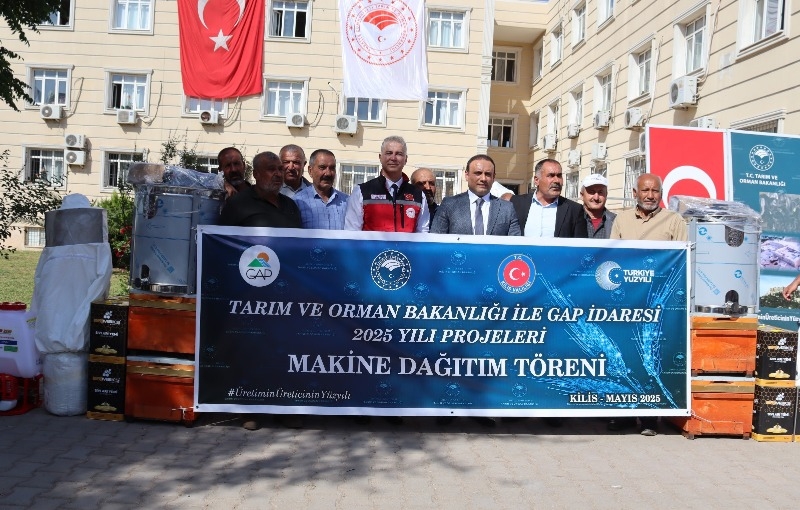 Kilis’te Bağcılık ve Arıcılık Üreticilerine Makine ve Ekipman Desteği Sağlandı
