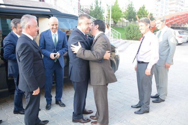 Emniyet Genel Müdürü Mehmet Celalettin Lekesiz GAP İdaresi Başkanı Sadrettin Karahocagil'i Ziyaret Etti
