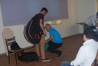 Şırnaklı Gençlere Yamaç Paraşütü Eğitimi Verildi