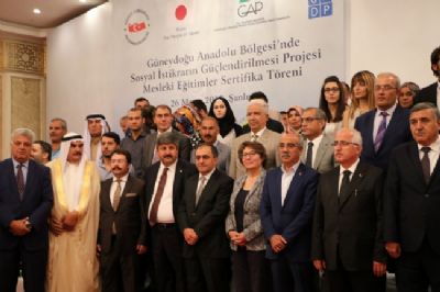 Mesleki Eğitimlerini Tamamlayan Türk ve Suriyeli Kursiyerlere Sertifikaları Verildi