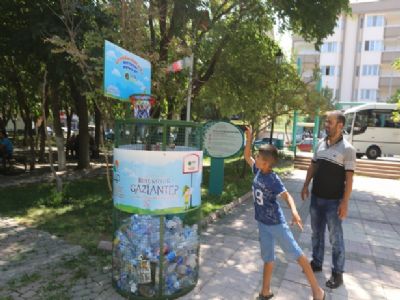 Geleceğini Çöpe Atma! Pet Şişeni Potaya At