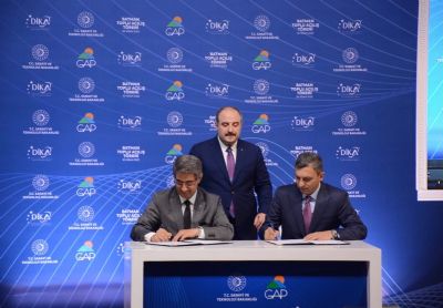 Bakan Varank, GAP İdaresince Batman'da Desteklenecek Projelerin Protokol İmza Töreni'ne Katıldı