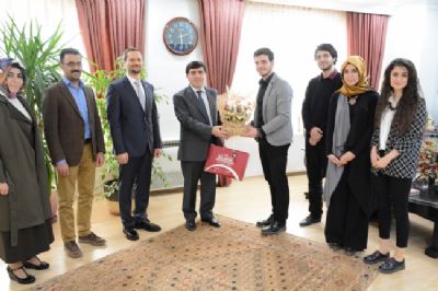 HRÜ Bilgisayar Mühendisliği Öğrencileri, GAP İdaresi Başkanı Sadrettin Karahocagil'e Teşekkür Ziyaretinde Bulundu