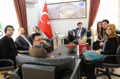 HRÜ Bilgisayar Mühendisliği Öğrencileri, GAP İdaresi Başkanı Sadrettin Karahocagil'e Teşekkür Ziyaretinde Bulundu
