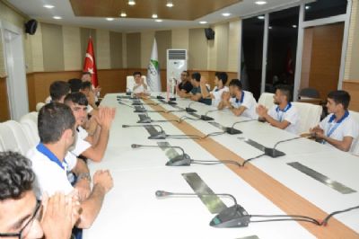 Şampiyon Adıyaman Belediye İşitme Engelliler Basketbol Takımından Sadrettin Karahocagil’e Teşekkür Ziyareti