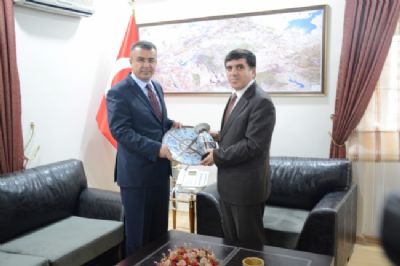 Emniyet Genel Müdürü Mehmet Celalettin Lekesiz GAP İdaresi Başkanı Sadrettin Karahocagil'i Ziyaret Etti