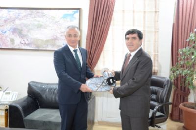 Emniyet Genel Müdürü Mehmet Celalettin Lekesiz GAP İdaresi Başkanı Sadrettin Karahocagil'i Ziyaret Etti