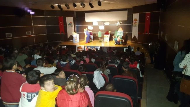 Cizreli Minikler Tiyatro Keyfini Doyasıya Yaşadı