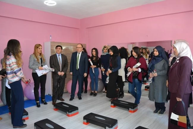 Dünya Kadınlar Günü'nde Anlamlı Ziyaret