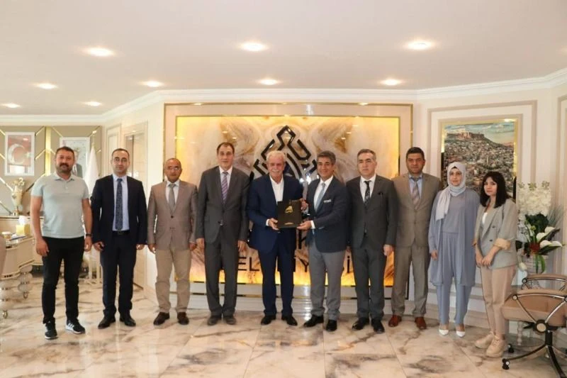 Mardin Artuklu Belediyesi ile “Mardin Halkı Kültürünü Yaşıyor” Projesinin İş Birliği Protokolü İmzalandı