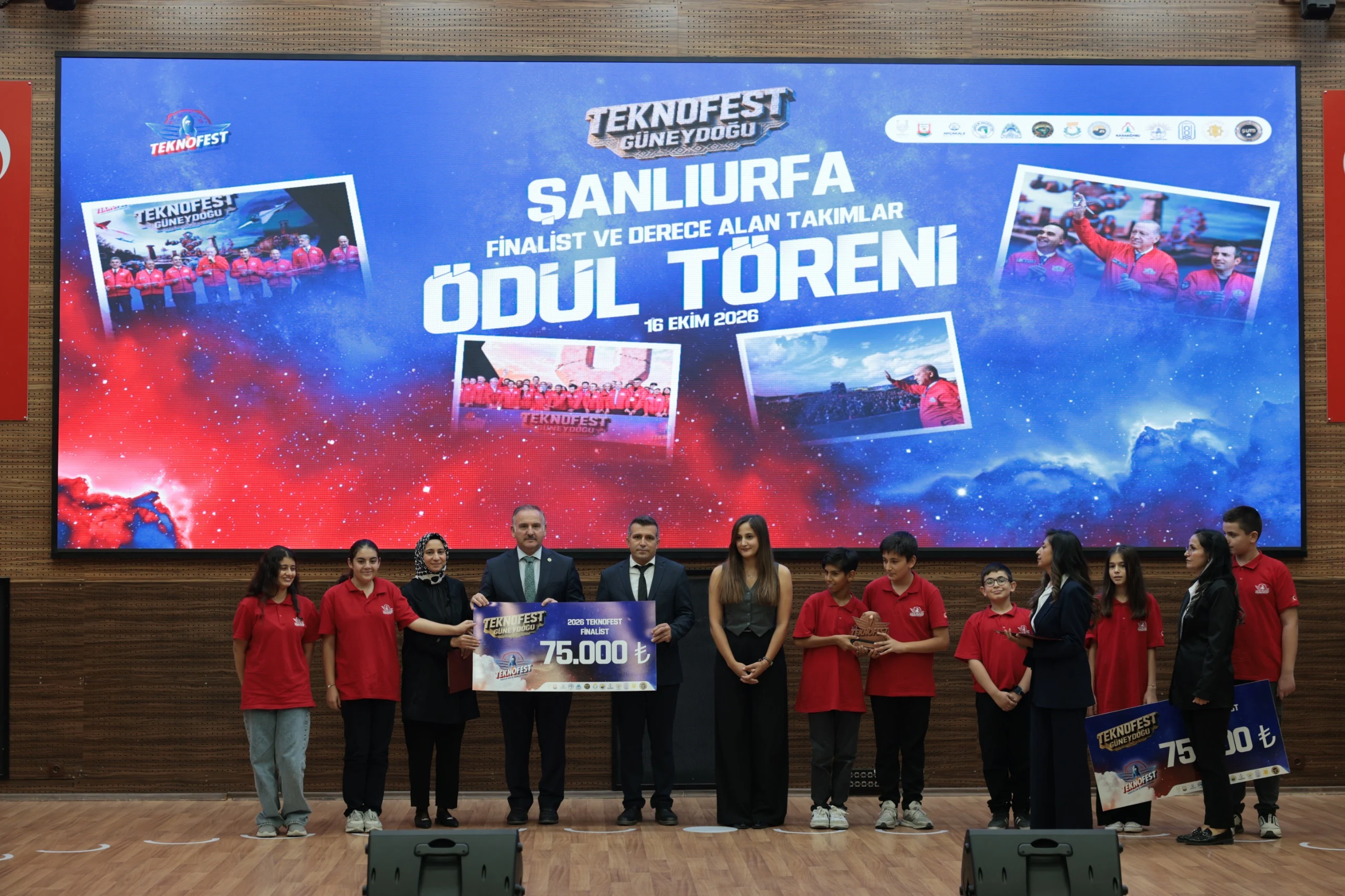 TEKNOFEST Güneydoğu Şanlıurfa Ödül Töreni'nde GAP Yeşil İnovasyon Takımlarına Ödül