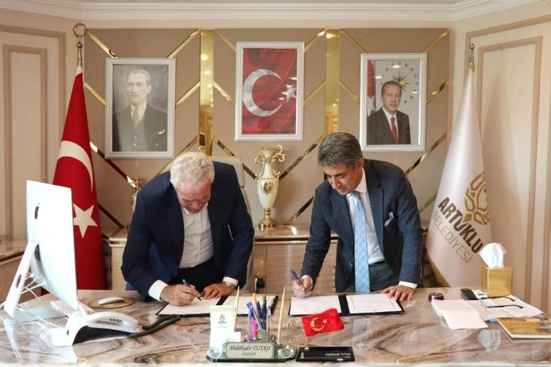 Mardin Artuklu Belediyesi ile “Mardin Halkı Kültürünü Yaşıyor” Projesinin İş Birliği Protokolü İmzalandı