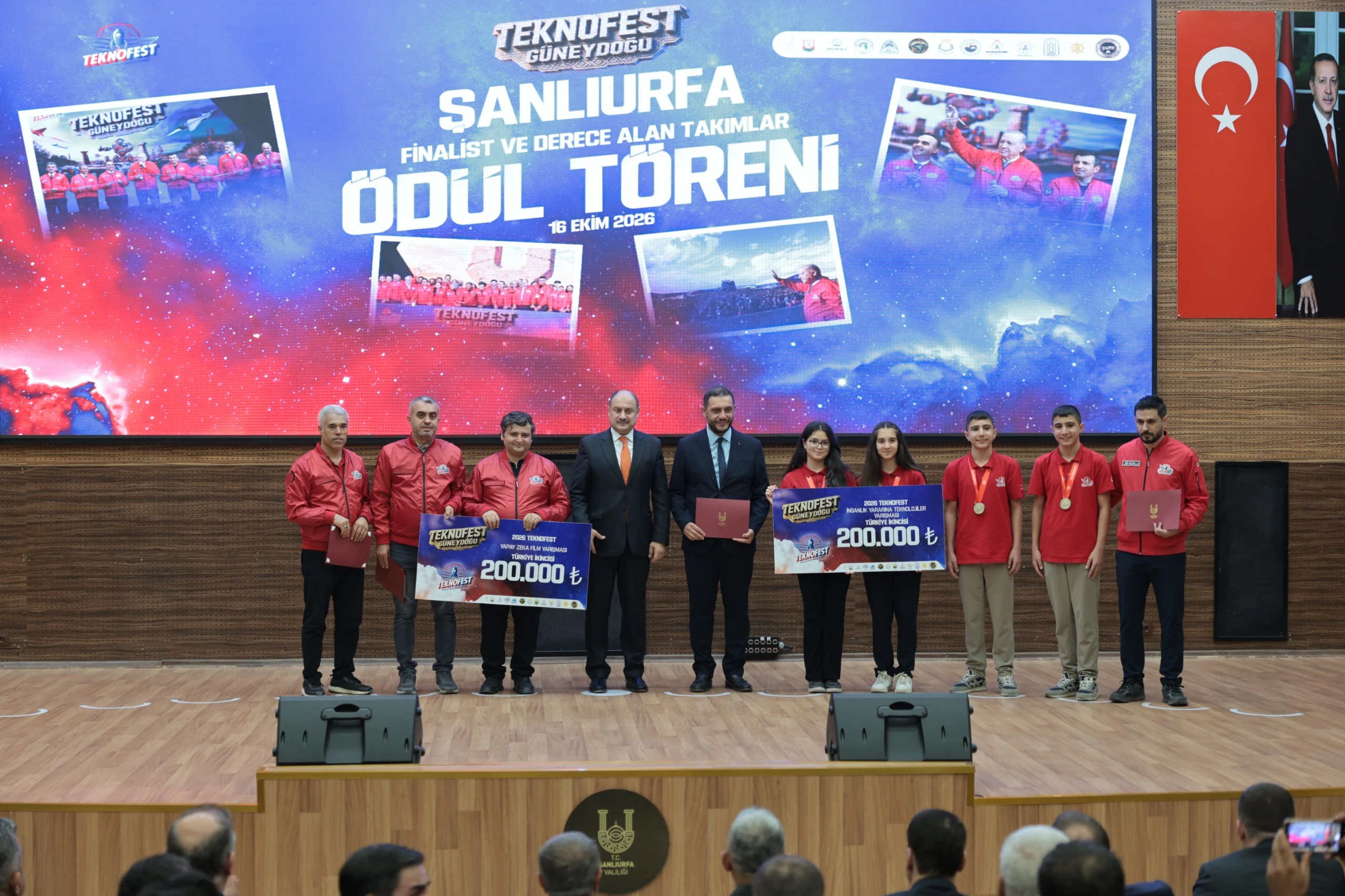 TEKNOFEST Güneydoğu Şanlıurfa Ödül Töreni'nde GAP Yeşil İnovasyon Takımlarına Ödül