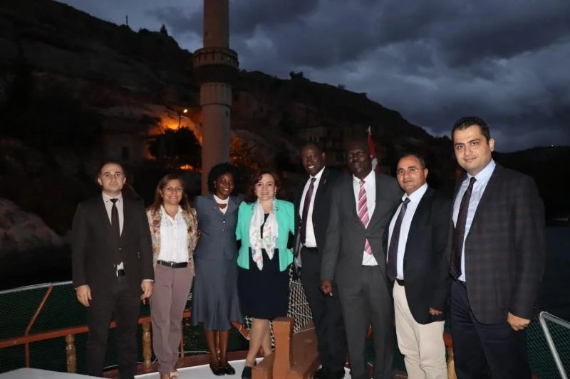 GAP İdaresi Başkanlığı ve Uganda Büyükelçiliği Arasında İşbirliği Toplantısı Yapıldı