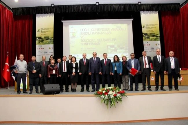 Doğu-Güneydoğu Anadolu Enerji Kaynakları Ve Bölgesel Gelişmeler Konferansı Düzenlendi
