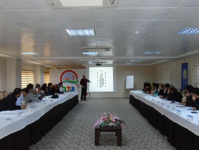GAP Bölgesi Yayım Elemanlarına Gübreleme Programı ve Fertigasyon Eğitimi Verildi