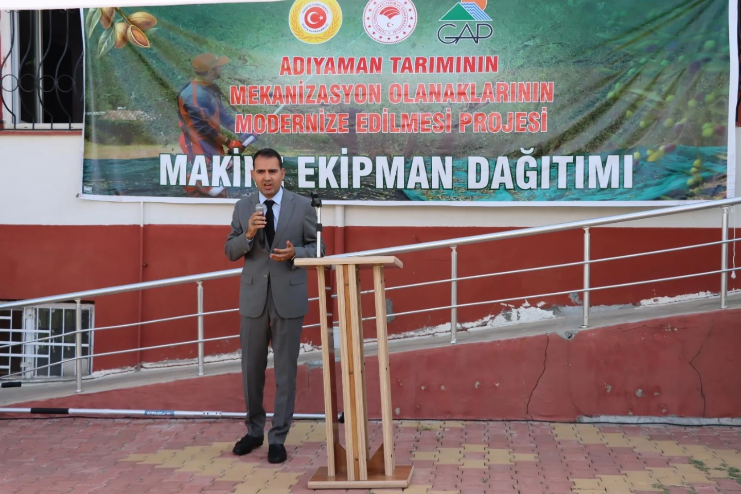 Ülkemizin Badem Üretim Merkezlerinden Biri Olan Adıyaman İlimizde Modern Tarıma Katkı Sağlayacak Bir Proje Daha Hayata Geçti