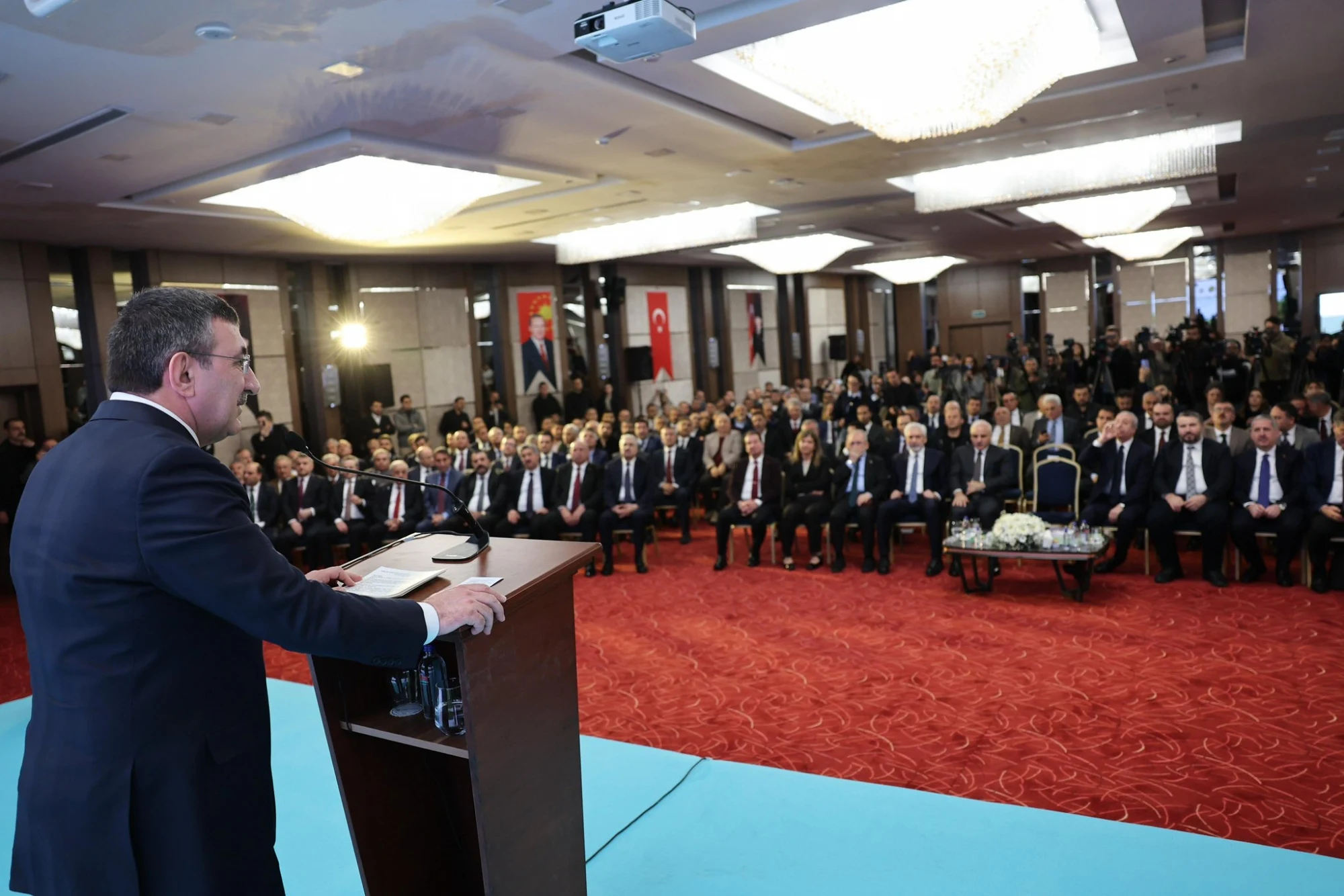 GAP İdaresi Başkanı Dr. Hasan Maral, Diyarbakır'da Düzenlenen Tarım ve Gıda Çalıştayı'nda GAP'ın Vizyonunu Aktardı