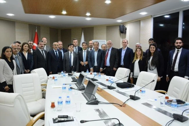 GAP İdaresi ve Şanlıurfa Büyükşehir Belediyesi Proje Arama, İşbirliği ve Fikir Alışverişi Temalı Toplantı Gerçekleştirdi