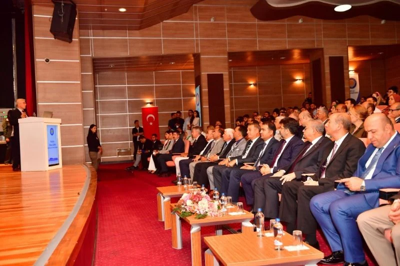 Uluslararası Tarımsal Su Yönetiminin Sürdürülebilirliği ve Dijitalleşme Çalıştayı Diyarbakır'da Düzenlendi