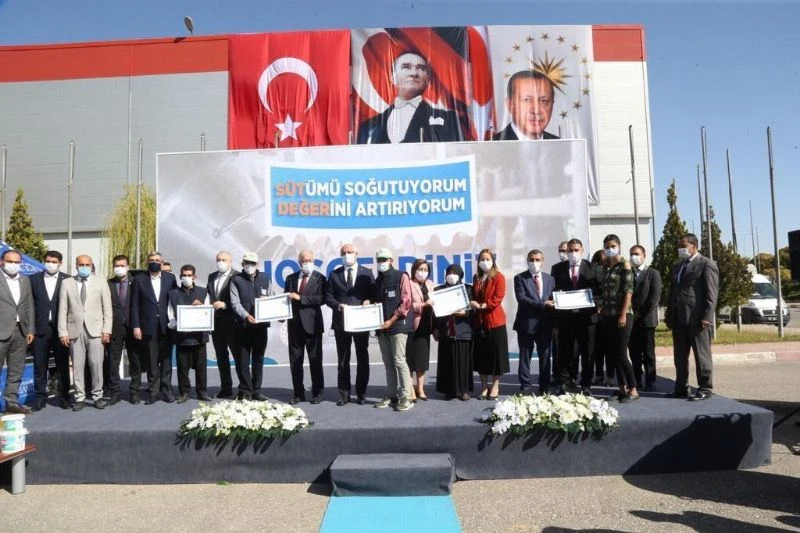 “Sütümü Soğutuyorum, Değerini Artırıyorum” Projesi Kapsamında, Üreticilere 300 Litrelik 30 Adet Süt Soğutma Tankı Dağıtıldı