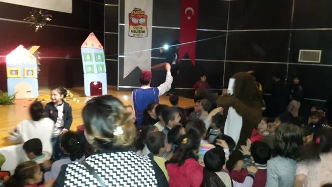 Cizreli Minikler Tiyatro Keyfini Doyasıya Yaşadı