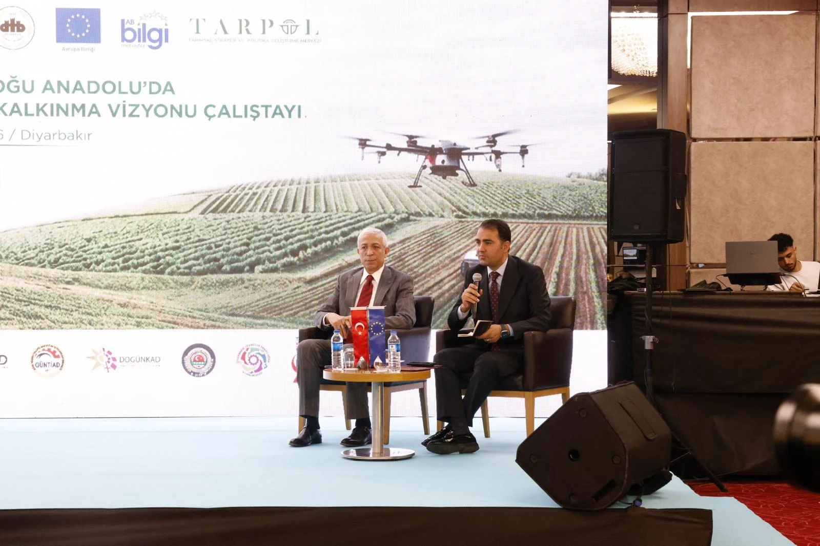 GAP İdaresi Başkanı Dr. Hasan Maral, Diyarbakır'da Düzenlenen Tarım ve Gıda Çalıştayı'nda GAP'ın Vizyonunu Aktardı