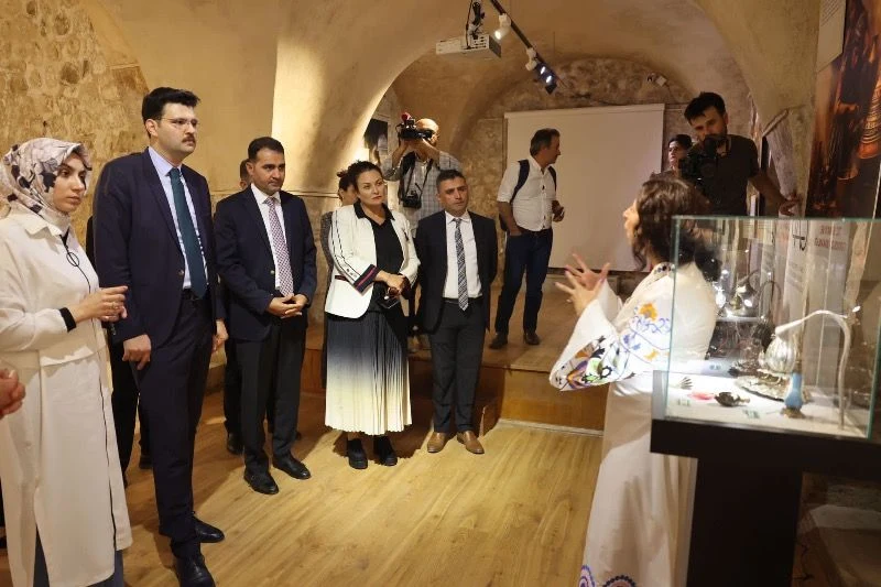 Kadim Medeniyetlerin En Önemli Koku Rotalarından Mardin’de, Kokunun Tarihine Yapay Zekâ İle Yolculuk..